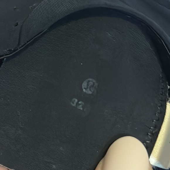 Lululemon Women's Bra size 32 B - Picture 6 of 6